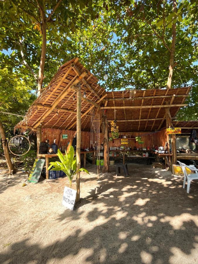 Hostel Tribal Huts Community Daanbantayan Exterior foto