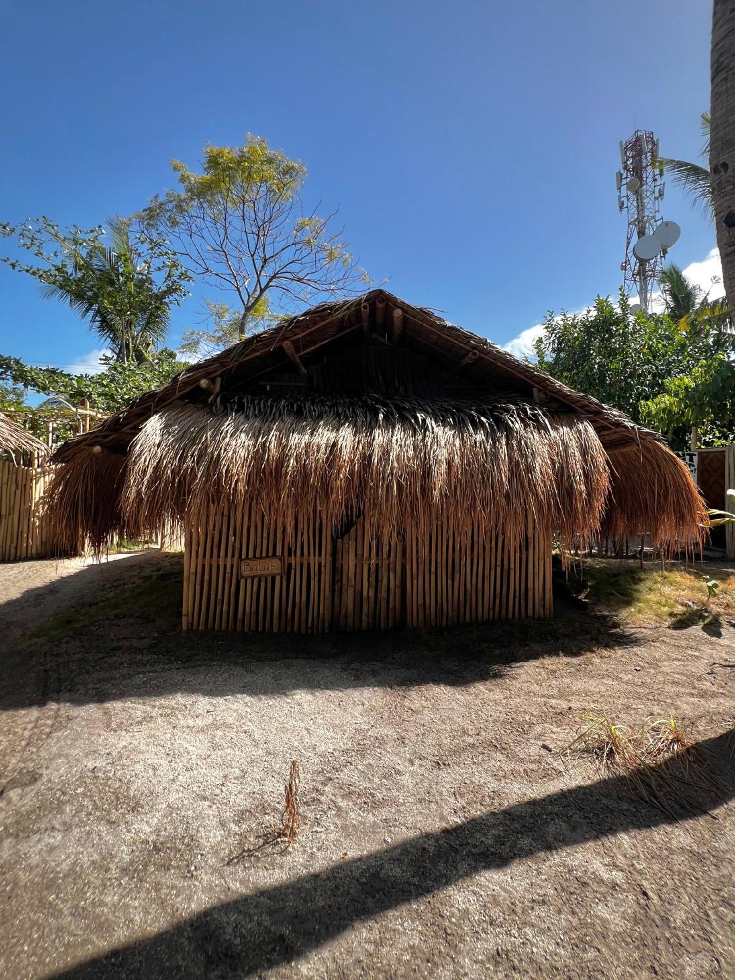 Hostel Tribal Huts Community Daanbantayan Exterior foto