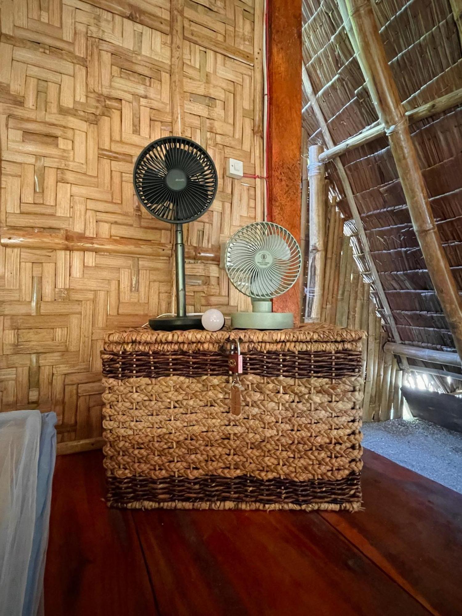Hostel Tribal Huts Community Daanbantayan Zimmer foto