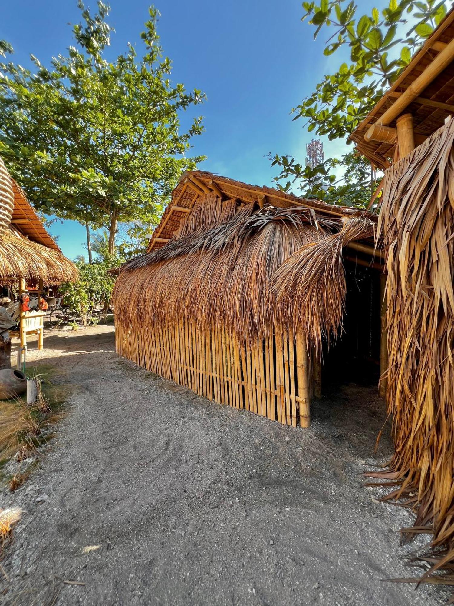 Hostel Tribal Huts Community Daanbantayan Exterior foto